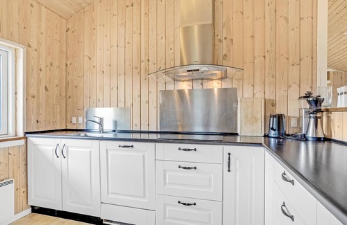 Pøt Strandby House | Stunning home in Juelsminde with WiFi
