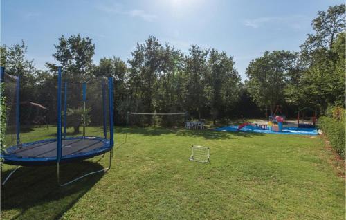 Kadumi House | Stunning Home In Porec With Kitchen