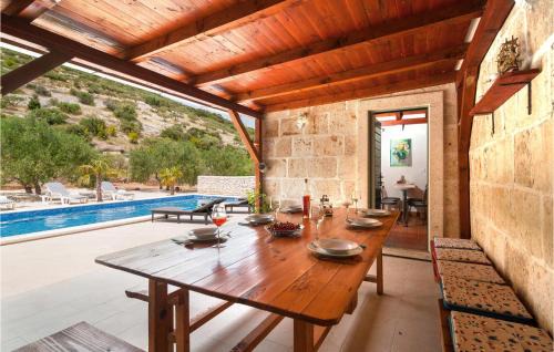 Dol House | Stunning Home In Postira