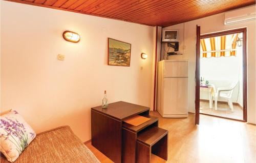 Stara Baska House | Stunning Home In Punat With Kitchen