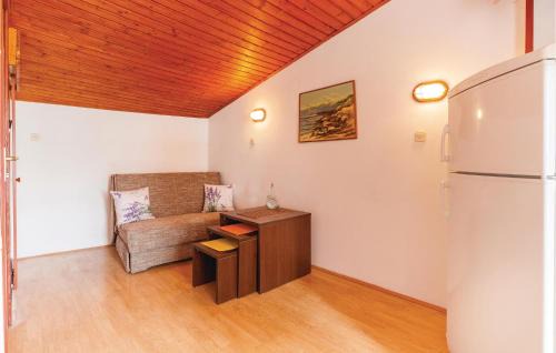 Stara Baska House | Stunning Home In Punat With Kitchen