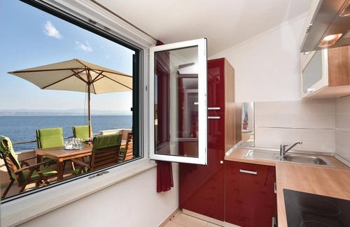 Rogac House | Stunning home in Rogac with WiFi