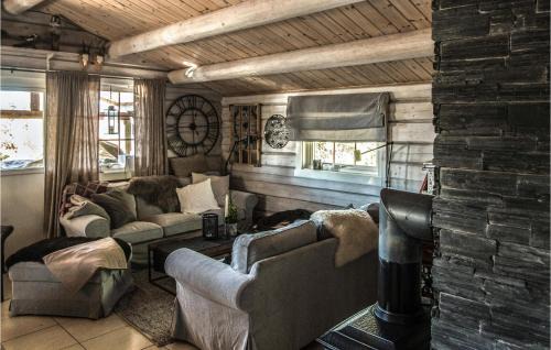 Grondalen House | Stunning Home In Søre Osen