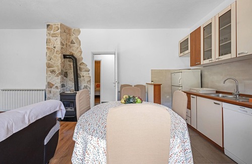 Sibenik House | Stunning home in Slivno with kitchen