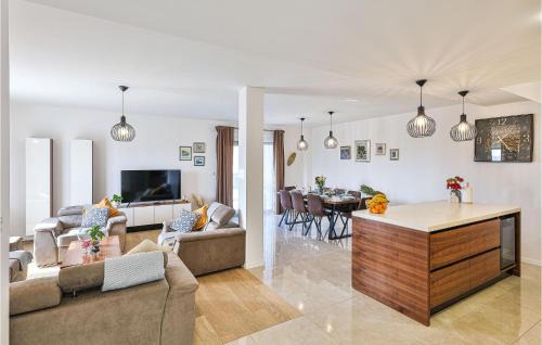 Solin House | Stunning Home In Solin