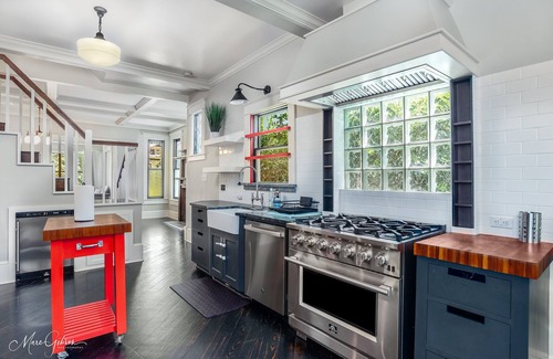 Broadmoor House | Stunning Home in South Highland