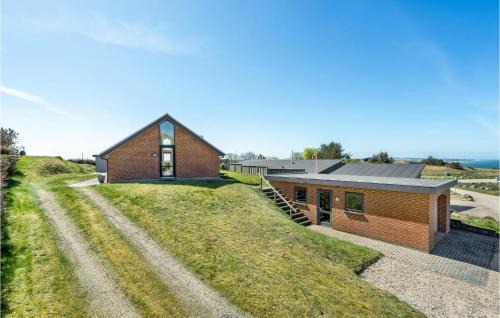 Remmer Strand House | Stunning Home In Struer With Wifi
