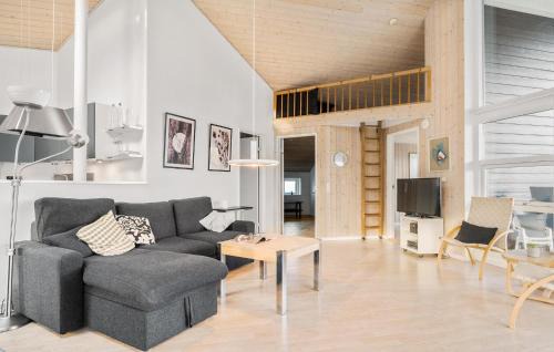 Mommark Strand House | Stunning Home In Sydals With Wifi