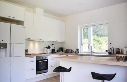 Tingsryd House | Stunning Home In Tingsryd With Kitchen
