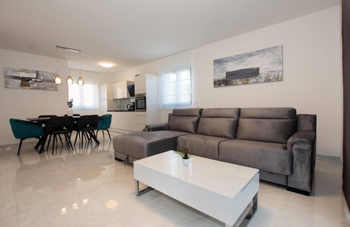 Turanj House | Stunning home in Turanj with sauna