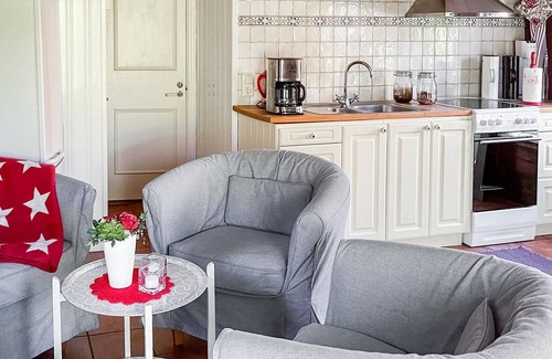 Vastervik House | Stunning home in Västervik with kitchen