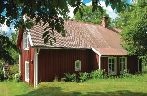 Hultsfred House | Stunning Home In Vena With Wifi