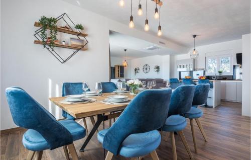 Vrsi House | Stunning Home In Vrsi