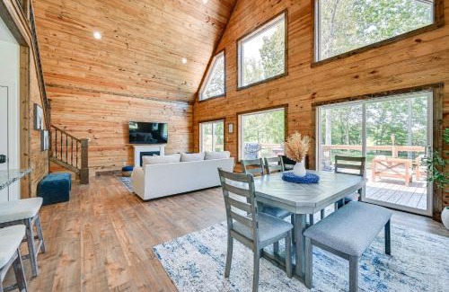 Cub Run House | Stunning Home Near Nolin Lake Hot Tub and Fire Pit!