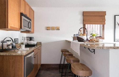 Emigrant House | Stunning home, right on the Yellowstone River