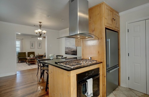 Fort Worth House | Stunning Home Steps to TCU - Close to Everything!