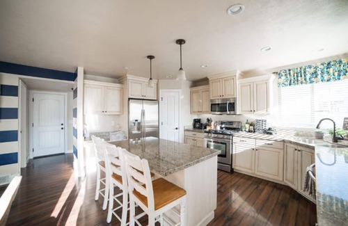 Saratoga Springs House | Stunning Home-Vivid Lake/MTN Views! Sleeps 14