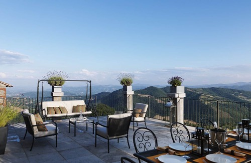 Monte Santa Maria Tiberina Villa | Stunning House,Superbly Decorated With Maximum Focus On Luxury