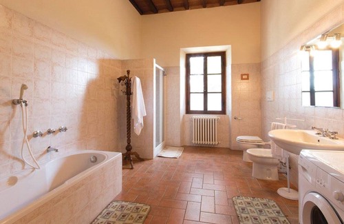 Vicchio Villa | Stunning villa with WIFI, private pool, TV, patio, pets allowed, panoramic view and parking