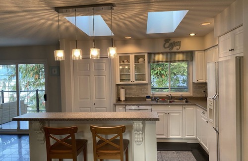 Christina Lake House | Stunning Lake Front House with Private Beach