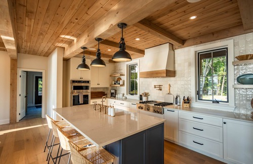 Frontenac Cottage | Stunning Lake Front Dream Lake Retreat
