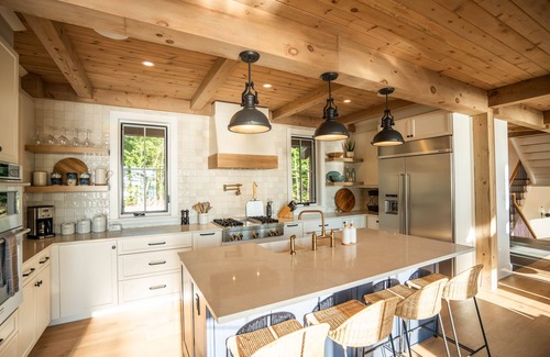 Frontenac Cottage | Stunning Lake Front Dream Lake Retreat