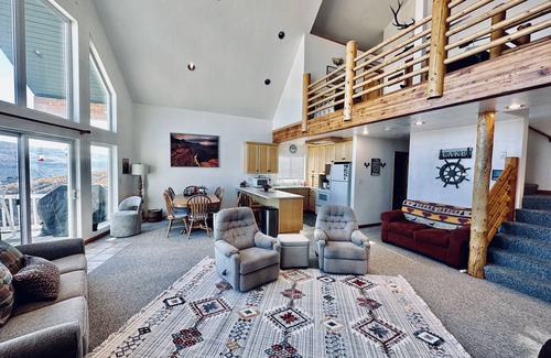 Park City Cabin | Stunning Lake View Lodge: Family Friendly