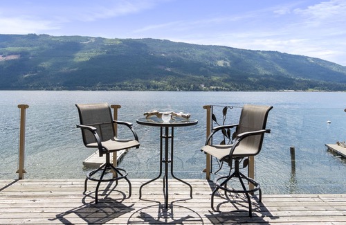 Tappen Cabin | Stunning Lakefront Cabin with Private Beach & Dock on Shuswap Lake!