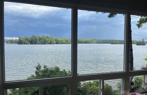 Rideau Lakes Cottage | Stunning Lakefront Retreat: Relax & enjoy endless day-tripping possibilities!