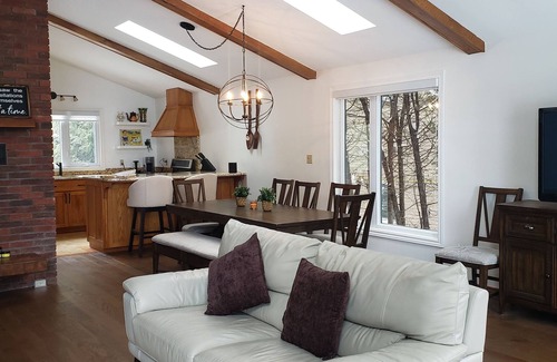 Dunsford Cottage | Stunning Lakehouse with all the luxuries of home