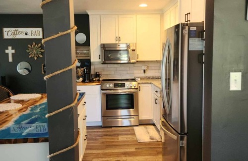 Lake Geneva Condo | Stunning lakeview from this Geneva Condo. Walk to recreation or nightlife!