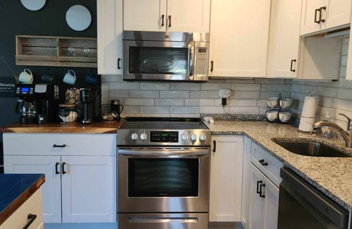 Lake Geneva Condo | Stunning lakeview from this Geneva Condo. Walk to recreation or nightlife!