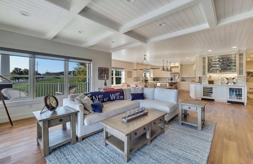 Charlevoix House | Stunning Lakeview Home with 5 Bedrooms and 6k SqFt of Modern, High-End Amenities
