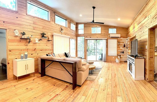Hemphill House | Stunning Lakeview Luxurious Lakehouse, Escape to Toledo Bend Lake, Hemphill, TX