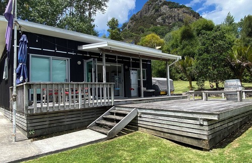 Whangarei Heads House | Stunning Little Harbourfront Bach - Great Views!