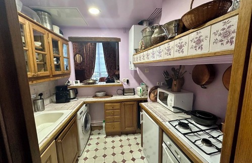 Quartier de la Monnaie Apartment | STUNNING LOCATION STYLISH SPACIOUS APART STEPS TO PONT NEUF & SEINE RIVER