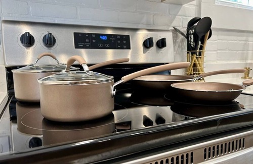 Sherman Apartment | Stunning loft, Downtown Sherman, washer/dryer, WiFi,