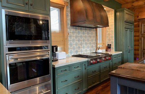 Mukwonago Cabin | Stunning Log Cabin Getaway Near Lake Beulah *Pool Table*Grill