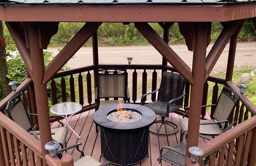 Wakefield House | Stunning Log Cabin in beautiful Wakefield, NH