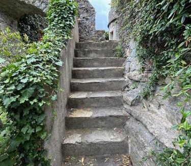 Colletta House | Stunning medieval setting surrounded by mountains