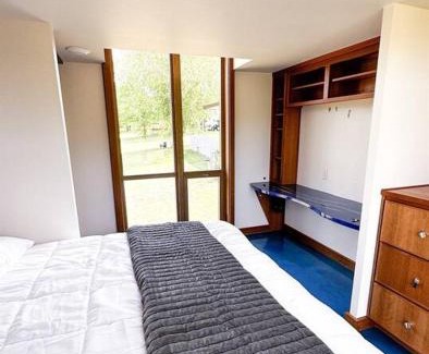 Grove House | Stunning Mid-Cent Modern Retreat Comfy Beds Grove Quiet Setting Boat Parking