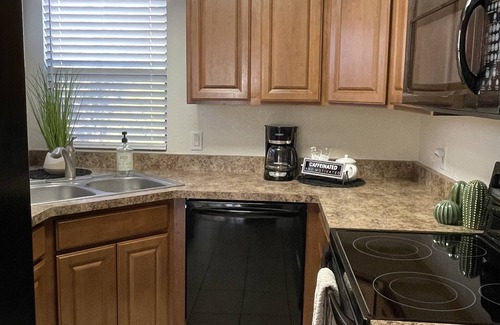 Tucson Condo | Stunning, modern 2BR in coveted Greens! View, Pool + Fitness!