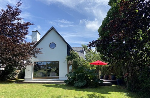 Ballina House | Stunning Modern Home In Lakeside Village Location