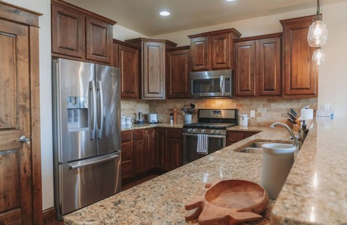 Bozeman Condo | Stunning Modern Home in the Heart of Bozeman