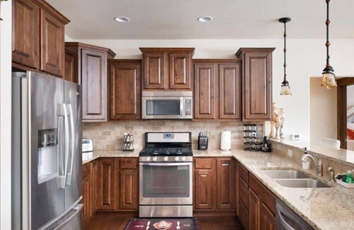 Bozeman Condo | Stunning Modern Home in the Heart of Bozeman