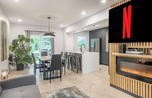 Brossard House | Stunning Modern New House 15 Min From Downtown