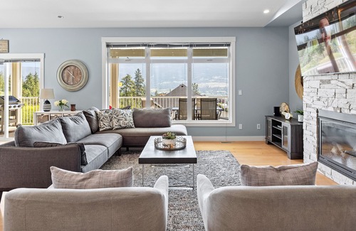 Central Okanagan House | Stunning Mountain View Home in Wine Country