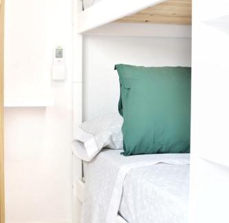 Benidorm Apartment | Stunning New Apt, Beach 1min, 2BR, Parking