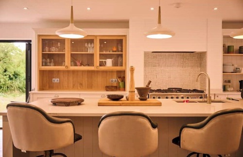 Norwich House | Stunning new Build by the River