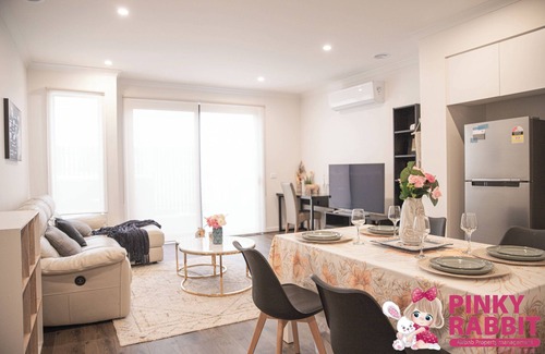 Carrum Downs House | Stunning new built 3-story house near Seaford beach